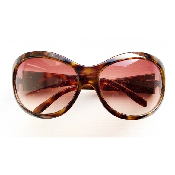 Steve Madden Accessories - Oversized tortoise shell Steve Madden sunglasses